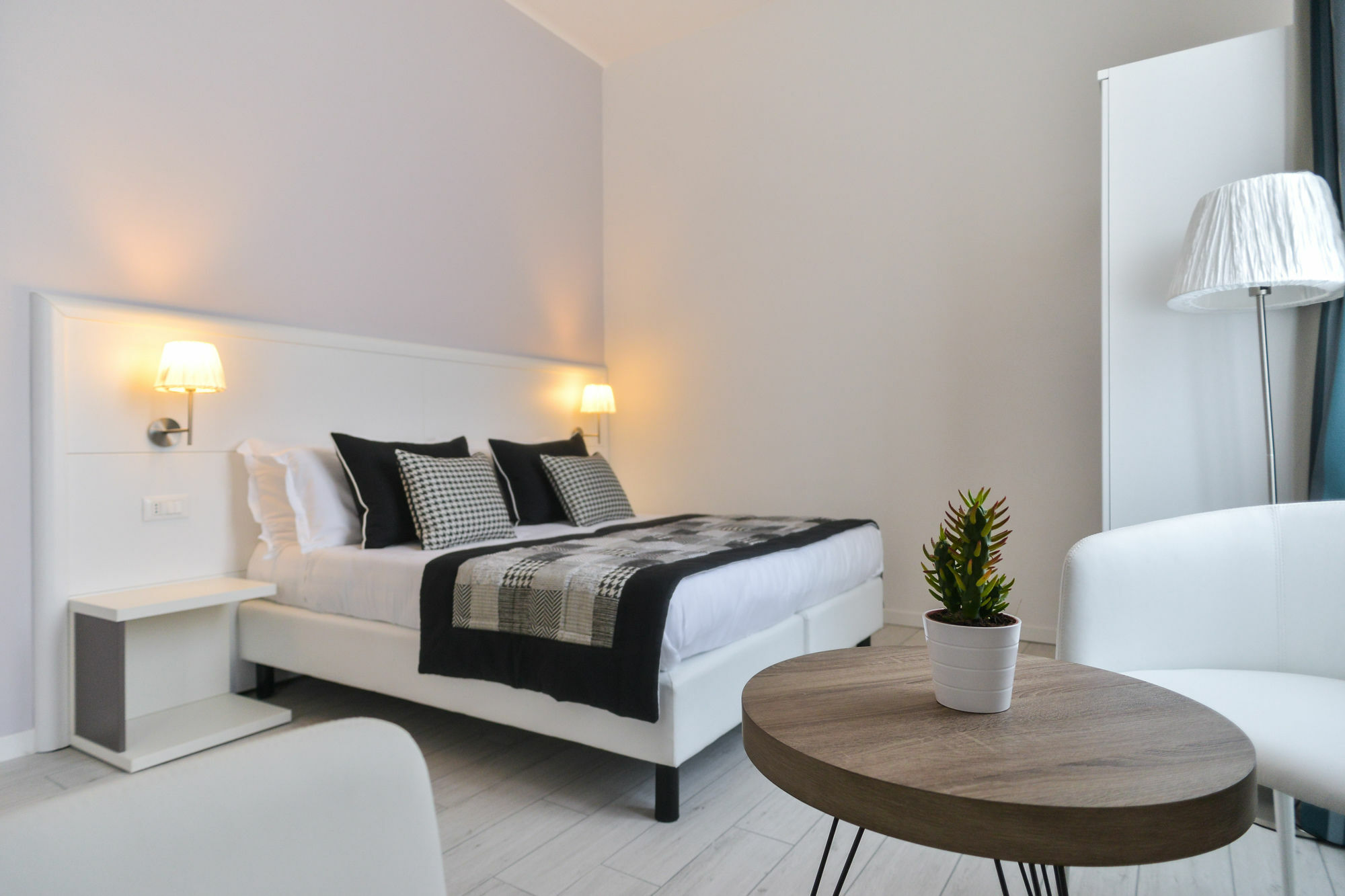 Lata Luxury Rooms Roma Exterior foto